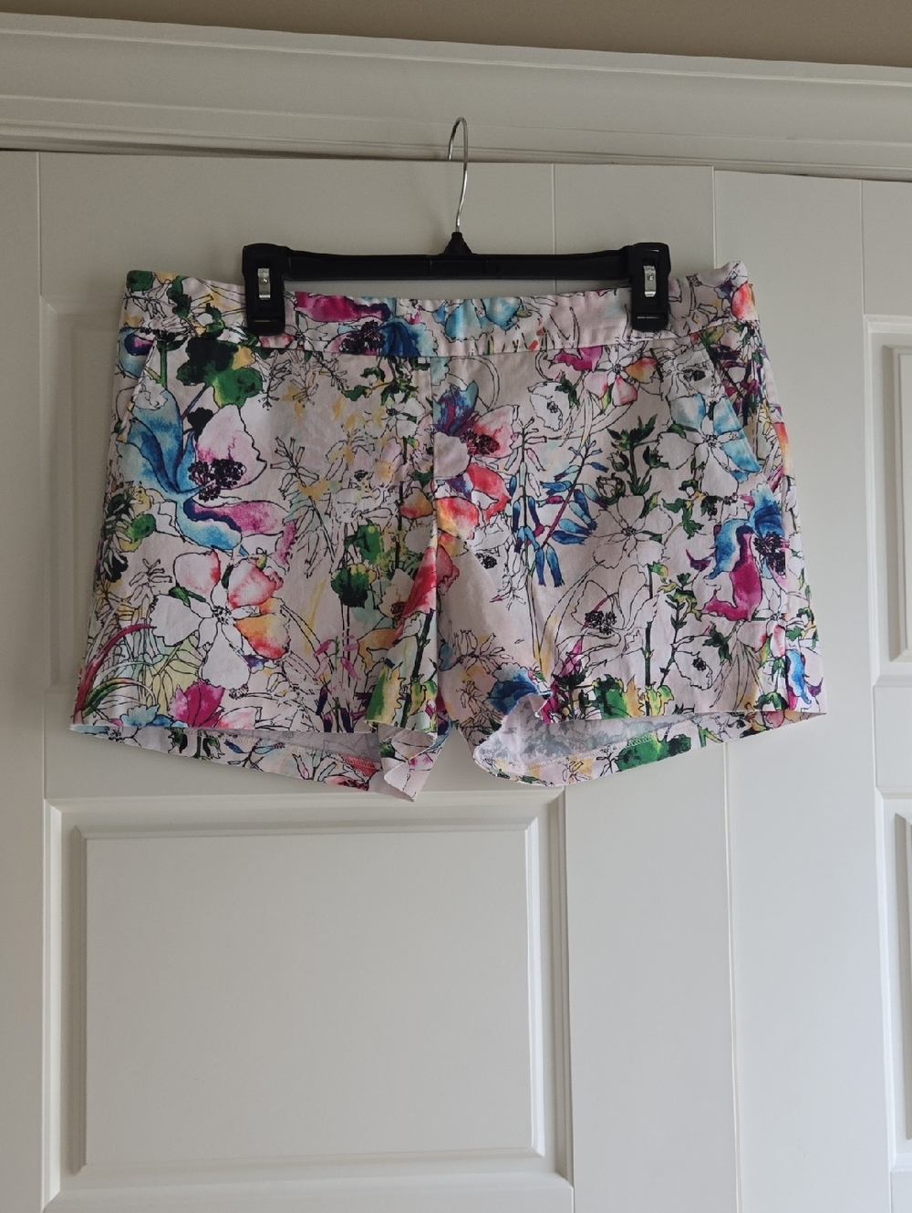Floral Watercolor Women’s Shorts - Pink Multicolor